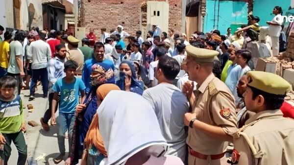 ভারতের গাজিয়াবাদে মুসলিম বস্তিতে হিন্দু রক্ষা দলের হামলা