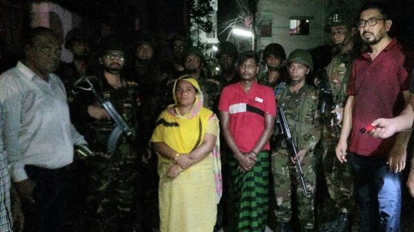 বগুড়ায় ১২৫ বোতল ফেন্সিডিলসহ ২ মাদক ব্যবসায়ী গ্রেফতার