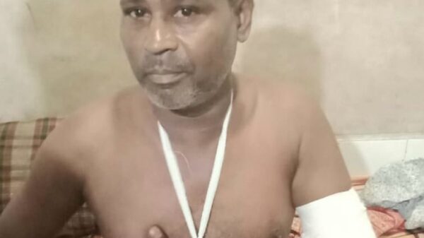 বগুড়ায় বালু ব্যবসায়ীকে কুপিয়ে বন্ধুকে তুলে নিয়ে গেছে দুর্বৃত্তরা