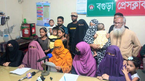 বগুড়ায় জমি দখল ও মিথ্যা মামলায় হয়রানির অভিযোগে সংবাদ সম্মেলন