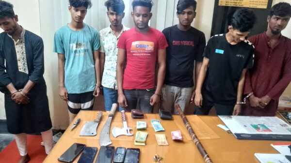 বগুড়ায় অস্ত্রসহ ৭ যুবককে গ্রেফতার