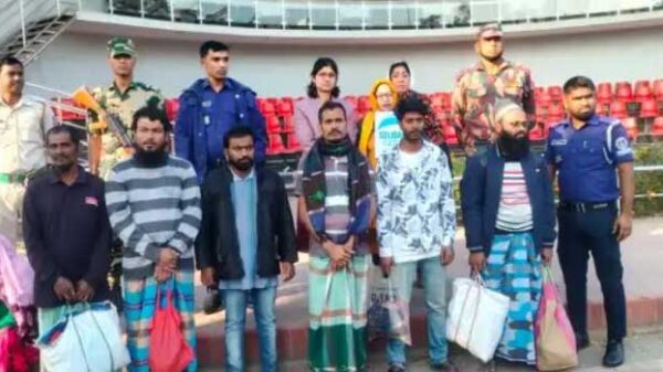 ভারতে নয় মাস কারাভোগের পর দেশে ফিরলেন ৬ জেলে
