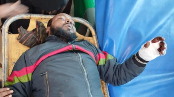 বগুড়ায় দিনেদুপুরে ব্যবসায়ীকে ছুরিকাঘাত করে ১০ লাখ টাকা ছিনতাই