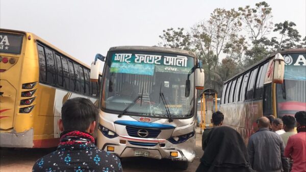 রায়গঞ্জে সড়ক দুর্ঘটনায় স্কুল শিক্ষকসহ ২ জন নিহত