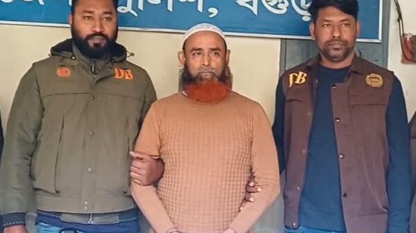 বগুড়ায় যুবলীগ নেতা ও সাবেক কাউন্সিলর আলহাজ গ্রেফতার