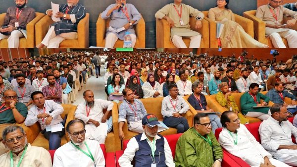 বগুড়ায় নতুন প্রজন্মের সমাবেশে বিএনপির ৩১ দফা উপস্থাপন