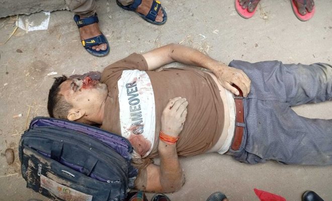 রায়গঞ্জে সড়ক দুর্ঘটনায় মোটরসাইকেল আরোহী নিহত, অল্পের জন্য বেঁচে গেলেন স্ত্রী-পুত্র