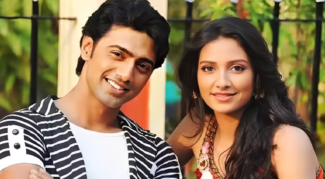 দেব-শুভশ্রীর সম্পর্ক নিয়ে সরগরম টলিপাড়া