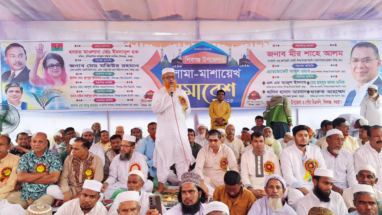 ইমাম-মুয়াজ্জিনদের কণ্ঠেই ভোর হয়, সন্ধ্যা নামে: মীর শাহে আলম