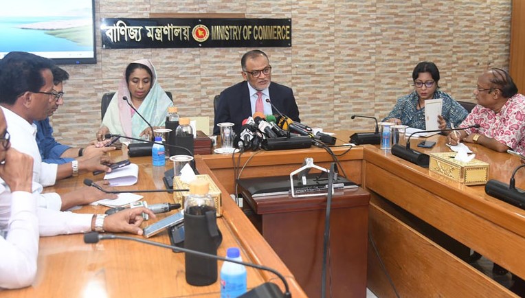 উড়োজাহাজের টিকিট দুর্নীতিতে হাজার কোটি টাকা লুট: বিমান উপদেষ্টা