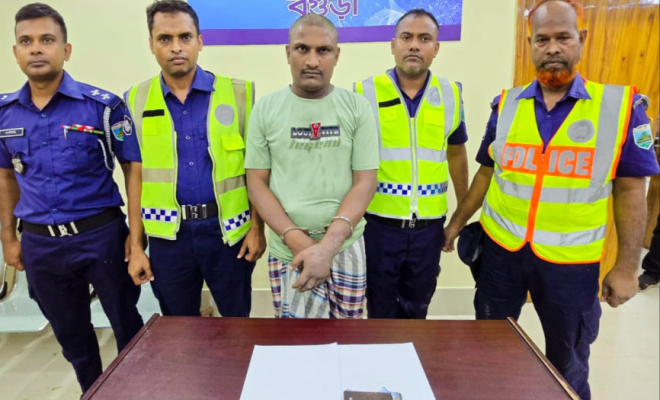 বগুড়ায় বিদেশি পিস্তলসহ দস্যু সুমন গ্রেফতার