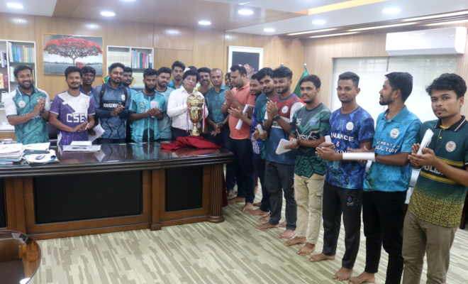 গোবিপ্রবি’তে আন্তঃবিভাগ ফুটবল প্রতিযোগিতার ট্রফি উন্মোচন