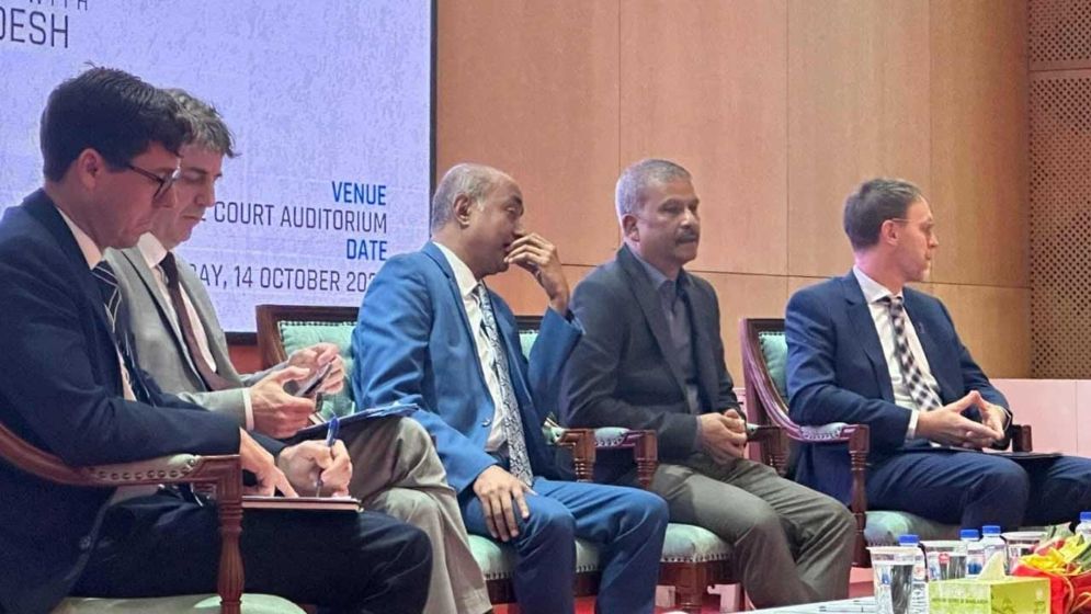 ১২ ধাপের হয়রানির অবসান, জামিননামা এখন অনলাইনে: আইন উপদেষ্টা