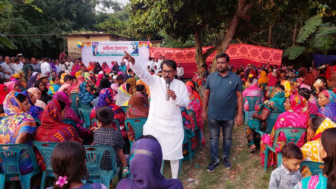 মহিলা সমাবেশে 'ঘুঘু দেখেছেন, ঘুঘুর ফাঁদ দেখেননি’- নেতাকর্মীদের উদ্দেশ্যে ফিরোজ