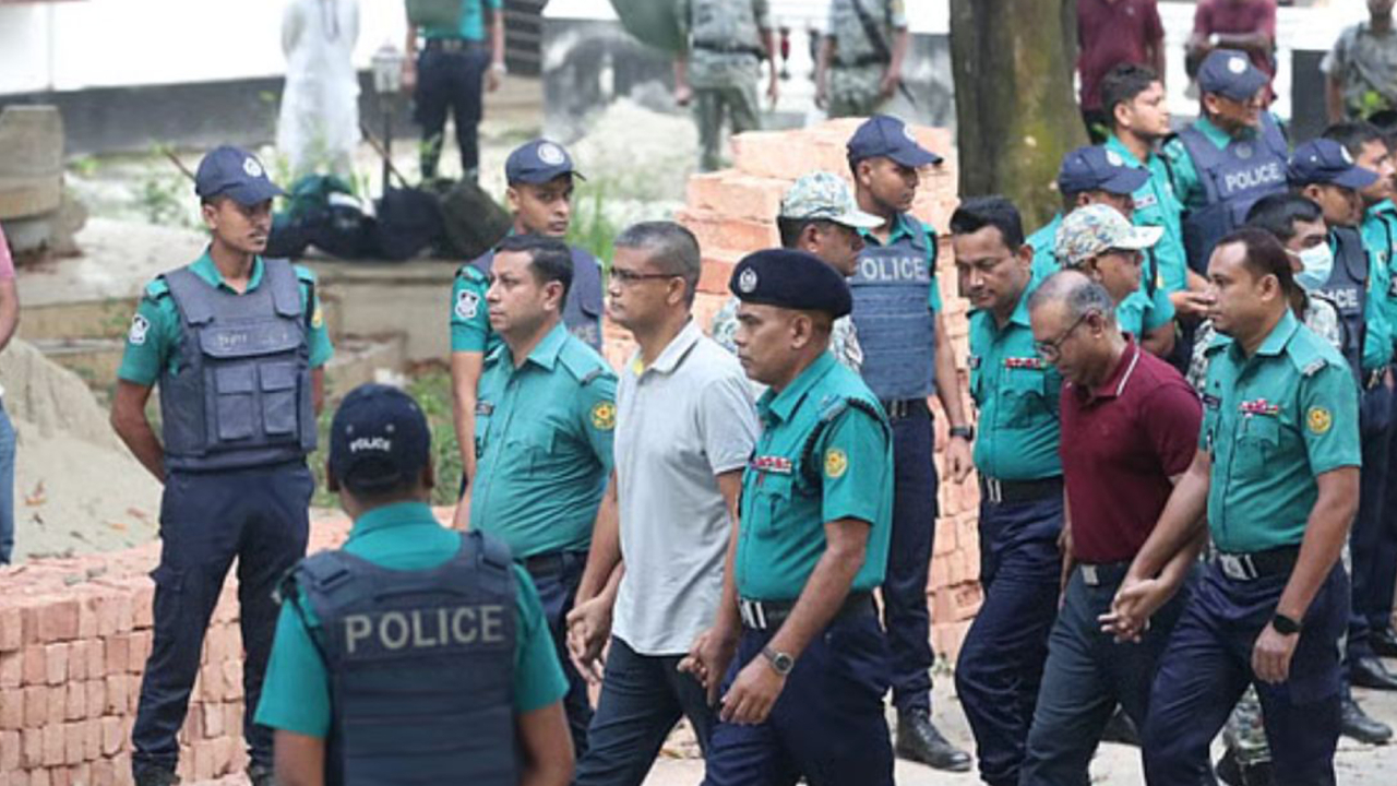 ১৫ সেনা কর্মকর্তাকে গ্রেপ্তার দেখিয়ে কারাগারে পাঠানোর নির্দেশ