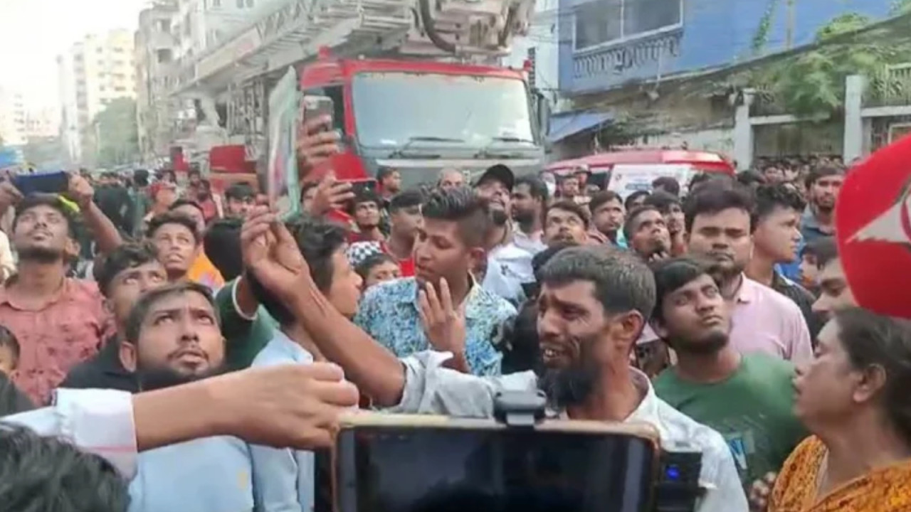 মিরপুরে ভয়াবহ অগ্নিকাণ্ডে নিহত ১৬, নিখোঁজ বহু