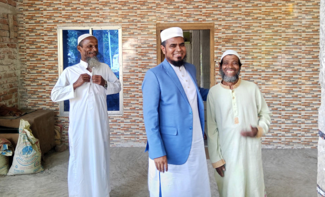 মসজিদে গিয়ে মুসল্লিদের মন জয় করলেন জেলা প্রশাসক গোপালগঞ্জ