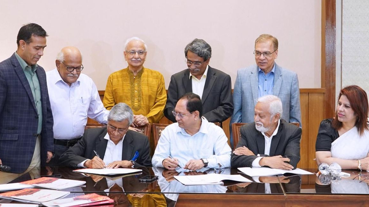 ‘জুলাই জাতীয় সনদ ২০২৫’-এ গণফোরামের আনুষ্ঠানিক স্বাক্ষর সম্পন্ন
