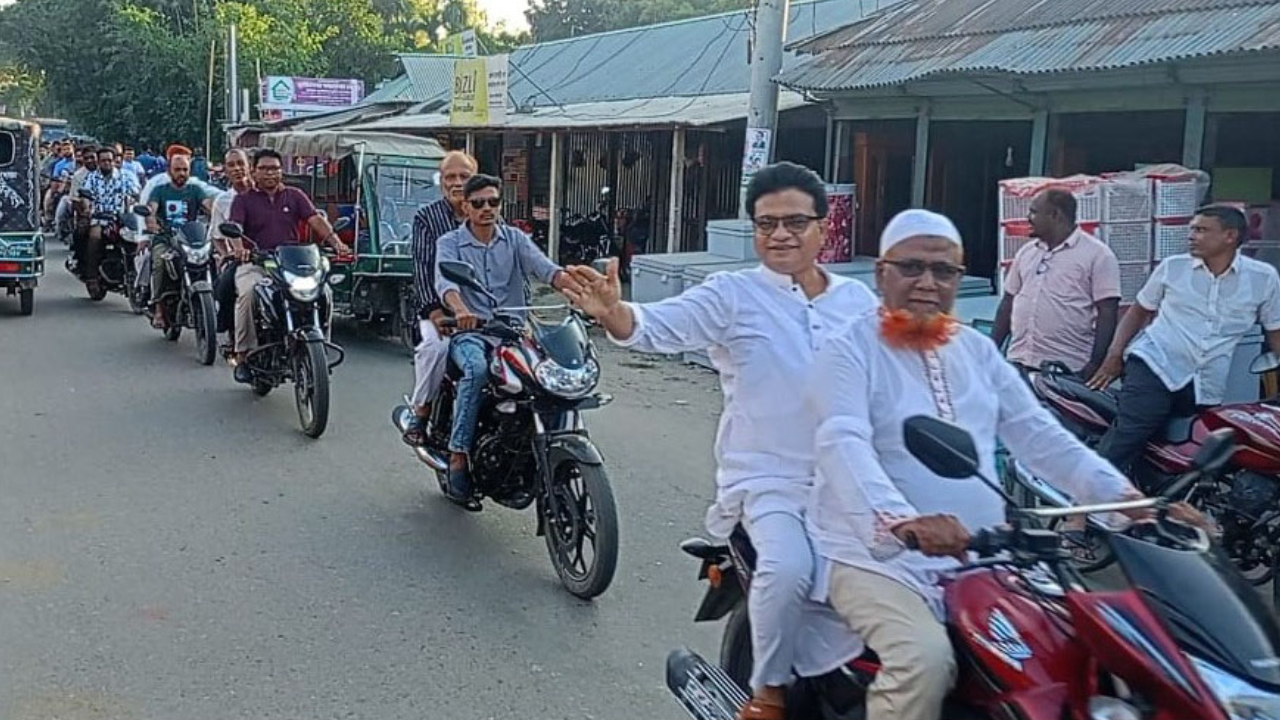 রৌমারীতে ৩১ দফা বাস্তবায়নে মটর সাইকেল যোগে গণসংযোগ ও লিফলেট বিতরণ