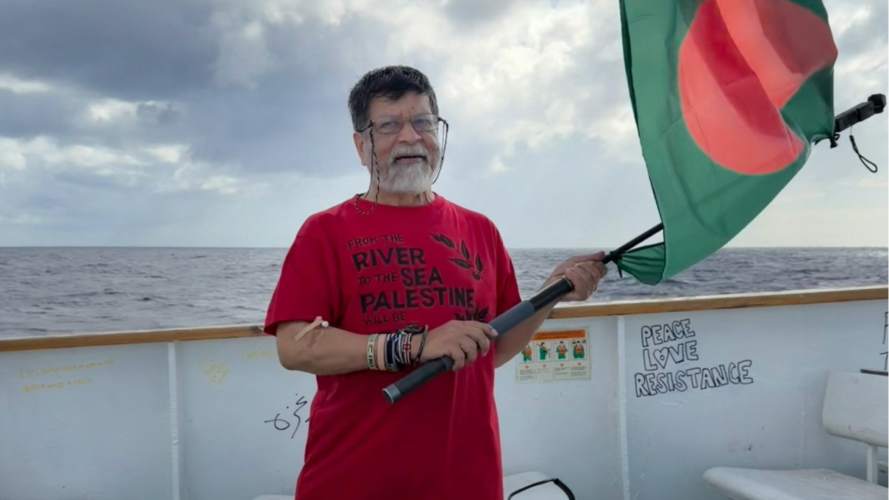 দেশে ফিরলেন শহিদুল আলম