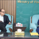 খাদ্য উপদেষ্টার সঙ্গে নবনিযুক্ত পাক হাইকমিশনারের সাক্ষাৎ