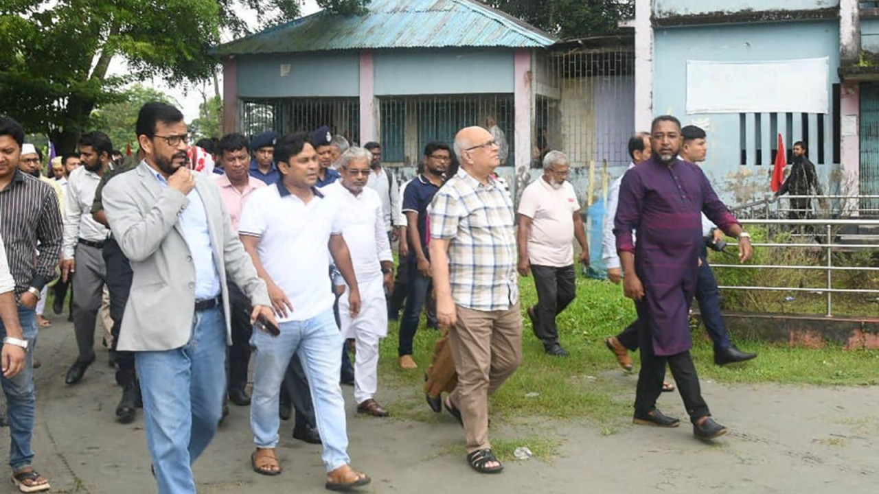 জনগণের দোরগোড়ায় সেবা পৌঁছে দিতে কাজ করছে সরকার -দুর্যোগ ব্যবস্থাপনা ও ত্রাণ উপদেষ্টা