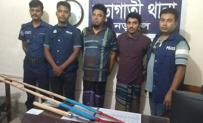 নড়াগাতিতে পিতা-পুত্রকে কুপিয়ে জখম,দেশীয় অস্ত্রসহ গ্রেফতার- ২