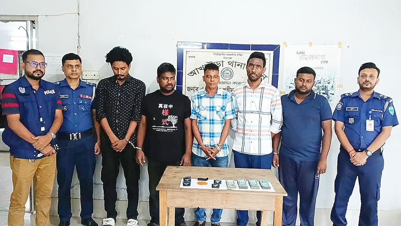 আখাউড়ায় প্রাইভেটকারে ইয়াবা পাচারকালে ৫ জন গ্রেফতার