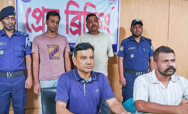 লোহাগড়ায় পিকআপে গরু চুরি করে পালানোর সময় দুই চোর আটক